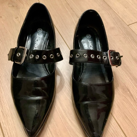MONKI Black Women's Heeled flats with Buckle Detail - Picture 1 of 5